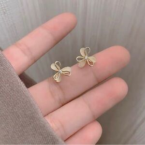 Clover silver earrings